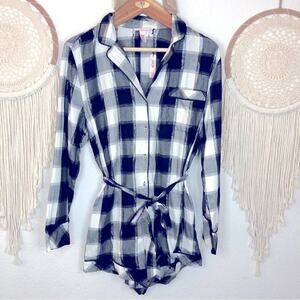 Victoria’s Secret black and white plaid sleep romper large